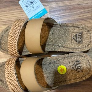 Reef sandals. Size 8.